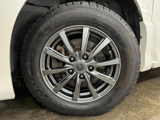 セレナハイウェイスター　Ｖセレクション　本州仕入　寒冷地仕様　禁煙車　ＷＡＫＯＳバリアスコーティング済　純正１６インチＡＷ　社外１５ＡＷ＋スタッドレスタイヤ付　両側パワースライドドア　純正ナビ（フルセグ地デジ　ＤＶＤ再生　Ｂｌｕｅｔｏｏｔｈオーディオ）＋バックカメラ　クルーズコントロール　アイドリングストップ　横滑り防止装置　ＨＩＤ　ＥＴＣ 　タイミングチェーン 4WD 2000 5Dr