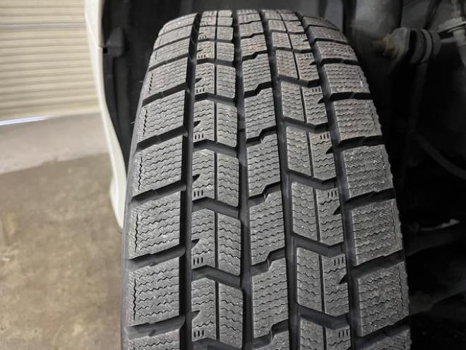 セレナハイウェイスター　Ｖセレクション　本州仕入　寒冷地仕様　禁煙車　ＷＡＫＯＳバリアスコーティング済　純正１６インチＡＷ　社外１５ＡＷ＋スタッドレスタイヤ付　両側パワースライドドア　純正ナビ（フルセグ地デジ　ＤＶＤ再生　Ｂｌｕｅｔｏｏｔｈオーディオ）＋バックカメラ　クルーズコントロール　アイドリングストップ　横滑り防止装置　ＨＩＤ　ＥＴＣ 　タイミングチェーン 4WD 2000 5Dr