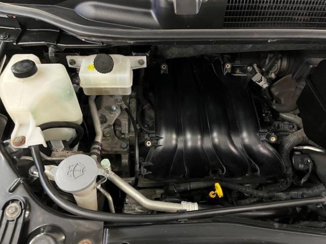 セレナハイウェイスター　Ｖセレクション　本州仕入　寒冷地仕様　禁煙車　ＷＡＫＯＳバリアスコーティング済　純正１６インチＡＷ　社外１５ＡＷ＋スタッドレスタイヤ付　両側パワースライドドア　純正ナビ（フルセグ地デジ　ＤＶＤ再生　Ｂｌｕｅｔｏｏｔｈオーディオ）＋バックカメラ　クルーズコントロール　アイドリングストップ　横滑り防止装置　ＨＩＤ　ＥＴＣ 　タイミングチェーン 4WD 2000 5Dr