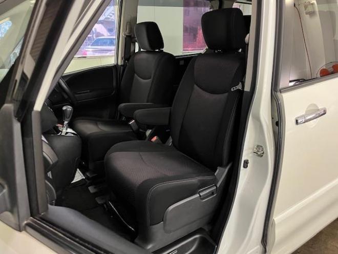セレナハイウェイスター　Ｖセレクション　本州仕入　寒冷地仕様　禁煙車　ＷＡＫＯＳバリアスコーティング済　純正１６インチＡＷ　社外１５ＡＷ＋スタッドレスタイヤ付　両側パワースライドドア　純正ナビ（フルセグ地デジ　ＤＶＤ再生　Ｂｌｕｅｔｏｏｔｈオーディオ）＋バックカメラ　クルーズコントロール　アイドリングストップ　横滑り防止装置　ＨＩＤ　ＥＴＣ 　タイミングチェーン 4WD 2000 5Dr