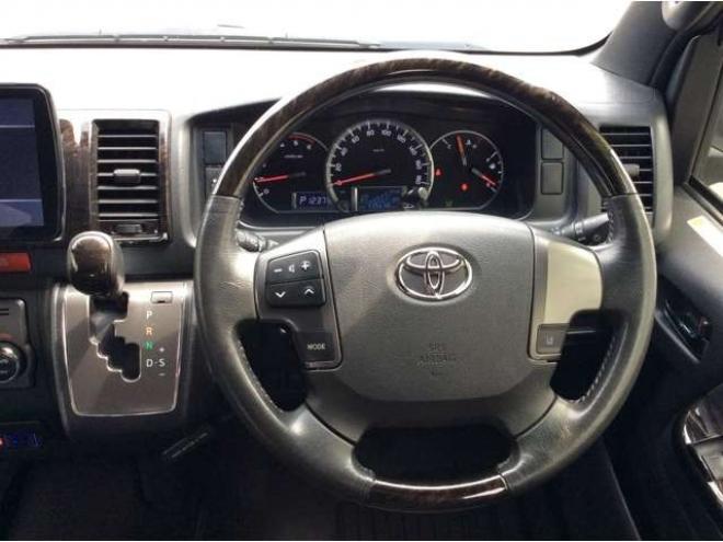 ハイエースバン2.8 スーパーGL ダークプライムII ロングボディ ディーゼルターボ 4WD　リアヒーター&クーラー　プッシュスタート　スマートキー　ウッドコンビステアリング&シフトノブ　ステアリングスイッチ　横滑り防止装置　車線逸脱防止　衝突被害軽減ブレーキ　バックカメラ　ETC　　ドラレコ 2800