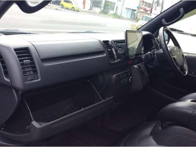ハイエースバン2.8 スーパーGL ダークプライムII ロングボディ ディーゼルターボ 4WD　リアヒーター&クーラー　プッシュスタート　スマートキー　ウッドコンビステアリング&シフトノブ　ステアリングスイッチ　横滑り防止装置　車線逸脱防止　衝突被害軽減ブレーキ　バックカメラ　ETC　　ドラレコ 2800