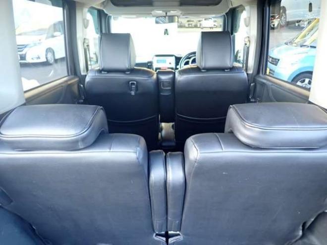 N-BOXカスタムG Lパッケージ 4WD　検9/9パワースライドドア夏冬タイヤアルミ付 660