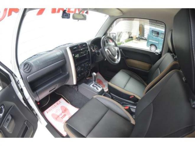 ジムニーランドベンチャー 4WD　ワンオーナー特別仕様車4WDターボCDハーフレザーシートヒーターETCドライブレコーダー 660