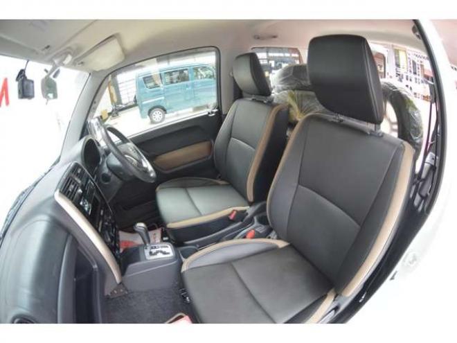 ジムニーランドベンチャー 4WD　ワンオーナー特別仕様車4WDターボCDハーフレザーシートヒーターETCドライブレコーダー 660