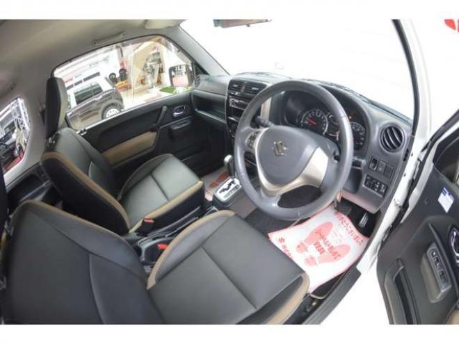 ジムニーランドベンチャー 4WD　ワンオーナー特別仕様車4WDターボCDハーフレザーシートヒーターETCドライブレコーダー 660