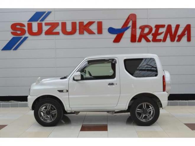 ジムニーランドベンチャー 4WD　ワンオーナー特別仕様車4WDターボCDハーフレザーシートヒーターETCドライブレコーダー 660