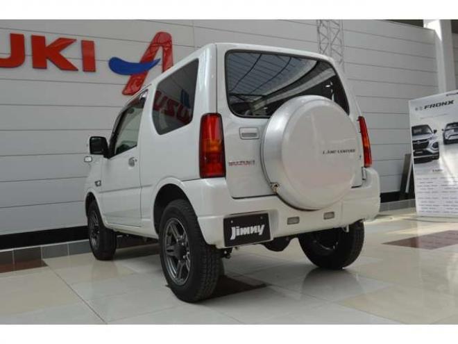 ジムニーランドベンチャー 4WD　ワンオーナー特別仕様車4WDターボCDハーフレザーシートヒーターETCドライブレコーダー 660