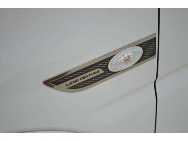 ジムニーランドベンチャー 4WD　ワンオーナー特別仕様車4WDターボCDハーフレザーシートヒーターETCドライブレコーダー 660
