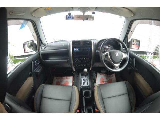ジムニーランドベンチャー 4WD　ワンオーナー特別仕様車4WDターボCDハーフレザーシートヒーターETCドライブレコーダー 660