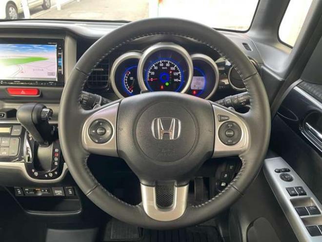 N-BOXカスタムG ターボ Lパッケージ 4WD　1年保証付 車検残 Bluetooth ナビ フルセグ バックカメラ エンジンスターター シートヒーター ドライブレコーダー 両側電動スライドドア ETC 660