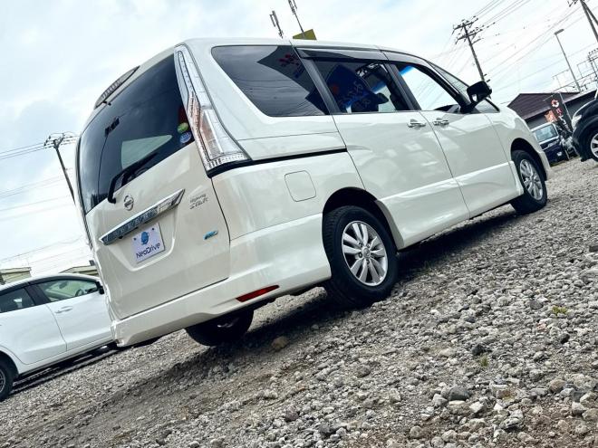 セレナ2.0 ハイウェイスター 4WD　ローンが不安な方＜優遇ローン＞本州仕入　寒冷地仕様 エマージェンシーブ 