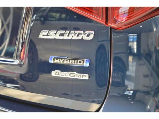 エスクード1.5 4WD　ハイブリッド4WDセーフティサポート搭載ALLGRIPデュアルカメラブレーキサポート後退時ブレーキサポート8インチナビバックカメラETCハイビームアシストLEDアダプティブクルーズコントロールハーフレザーシート 1500