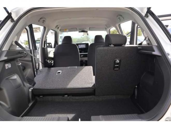 スイフト1.2 XG 4WD　純正7インチワイドナビ　LEDヘッドライト　シートヒーター　ブラインドスポットモニター 1200