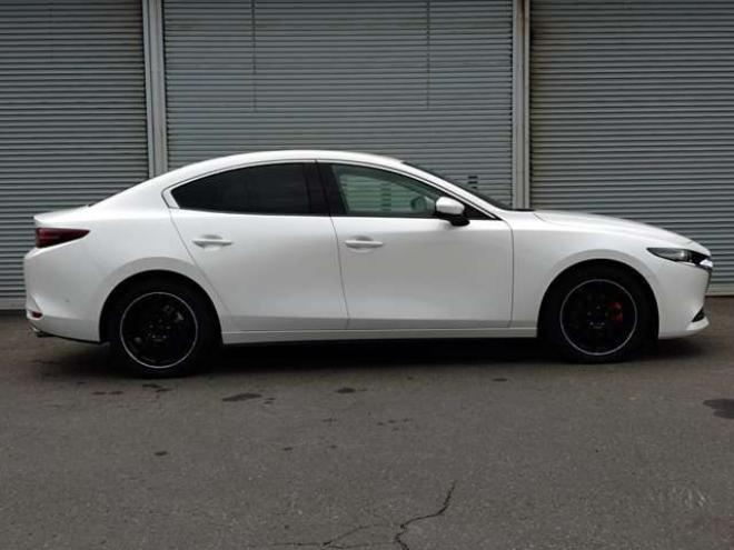 MAZDA3セダン　1.8 XD Lパッケージ ディーゼルターボ 4WD　本革/コネクティッドカー/BOSEサウンド/全方位カメラ/パーキングセンサー/8.8インチモニター/ETC/メモリー電動シート/シートヒーター/18AW 1800