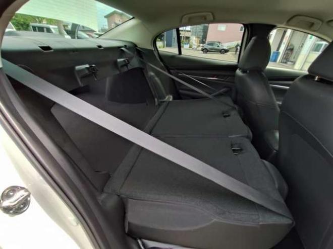 MAZDA3セダン　1.8 XD Lパッケージ ディーゼルターボ 4WD　本革/コネクティッドカー/BOSEサウンド/全方位カメラ/パーキングセンサー/8.8インチモニター/ETC/メモリー電動シート/シートヒーター/18AW 1800