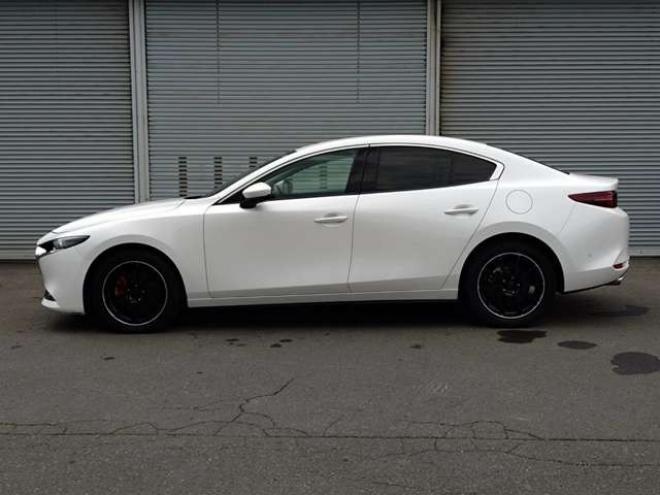 MAZDA3セダン　1.8 XD Lパッケージ ディーゼルターボ 4WD　本革/コネクティッドカー/BOSEサウンド/全方位カメラ/パーキングセンサー/8.8インチモニター/ETC/メモリー電動シート/シートヒーター/18AW 1800