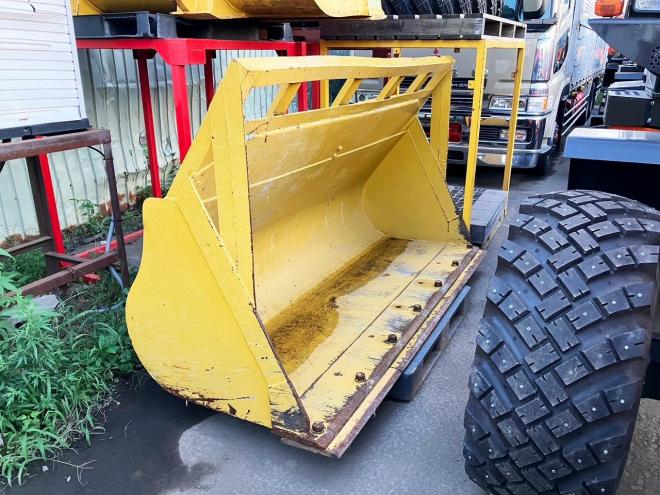 ホイールローダTCM　中古　E830　汎用マルチプラウ仕様