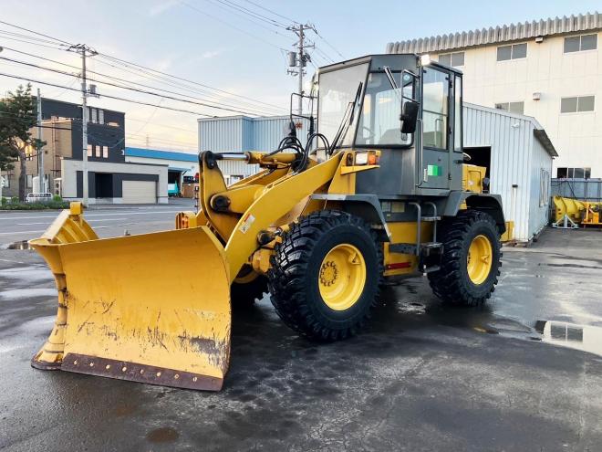 ホイールローダTCM　中古　E830　汎用マルチプラウ仕様