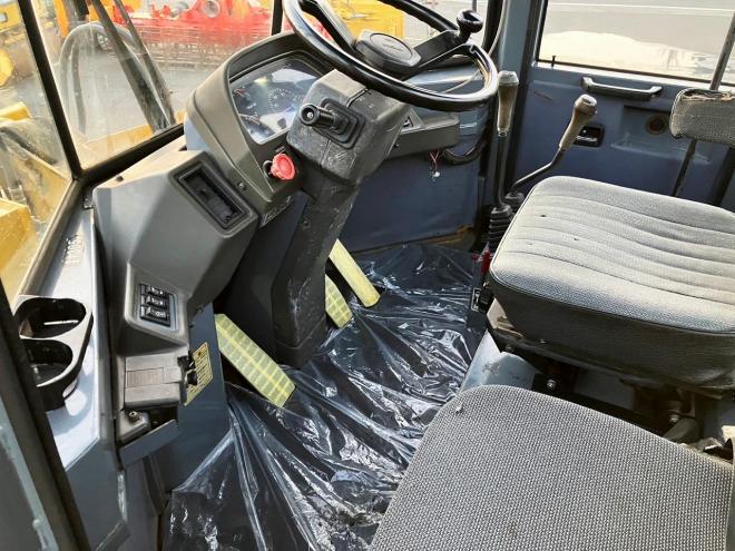 ホイールローダTCM　中古　E830　汎用マルチプラウ仕様