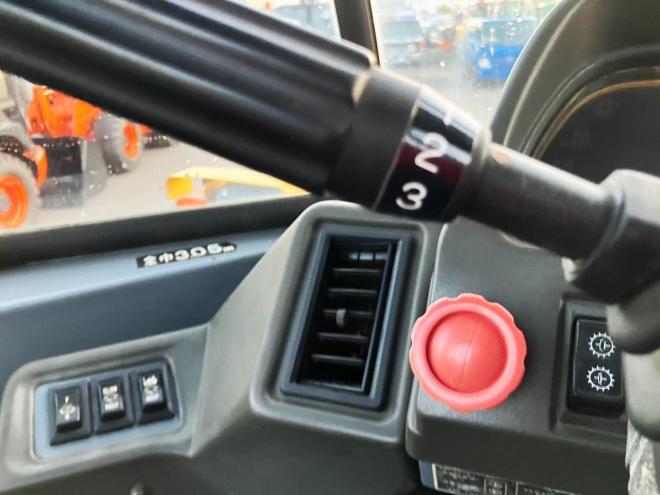 ホイールローダTCM　中古　E830　汎用マルチプラウ仕様