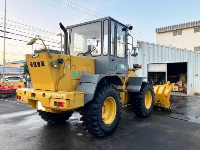 ホイールローダTCM　中古　E830　汎用マルチプラウ仕様