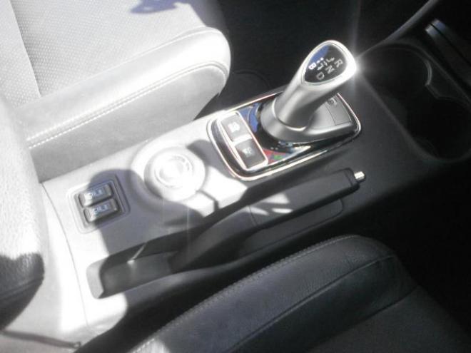 アウトランダーPHEVPHEV Gプレミアムパッケージ　４WD 2000 5Dr