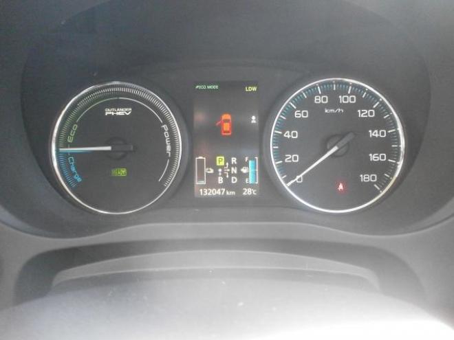 アウトランダーPHEVPHEV Gプレミアムパッケージ　４WD 2000 5Dr