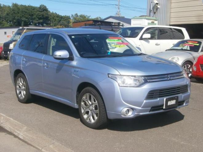アウトランダーPHEVPHEV Gプレミアムパッケージ　４WD 2000 5Dr