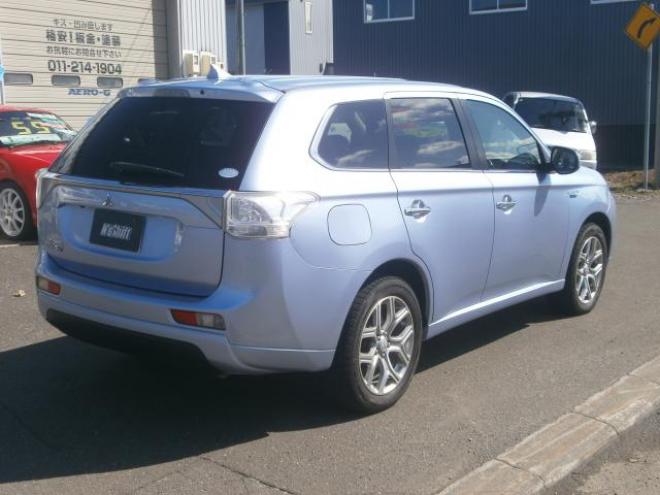 アウトランダーPHEVPHEV Gプレミアムパッケージ　４WD 2000 5Dr