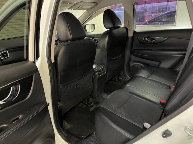 エクストレイル２０Ｘ　ブラックエクストリーマエマージェンシーＰＫＧ　本州仕入　禁煙車　ＷＡＫＯＳバリアスコーティング済　純正１７インチブラックＡＷ　社外１７ＡＷ＋スタッドレスタイヤ付　純正ナビ（フルセグ地デジ　ＤＶＤ再生　Ｂｌｕｅｔｏｏｔｈ）　ヒルディセントコントロール　ＬＥＤヘッドライト　純正ルーフレール　両席シートヒーター　インテリジェントキー　横滑り防止装置　タイミングチェーン車　ＥＴＣ 4WD 2000 5Dr