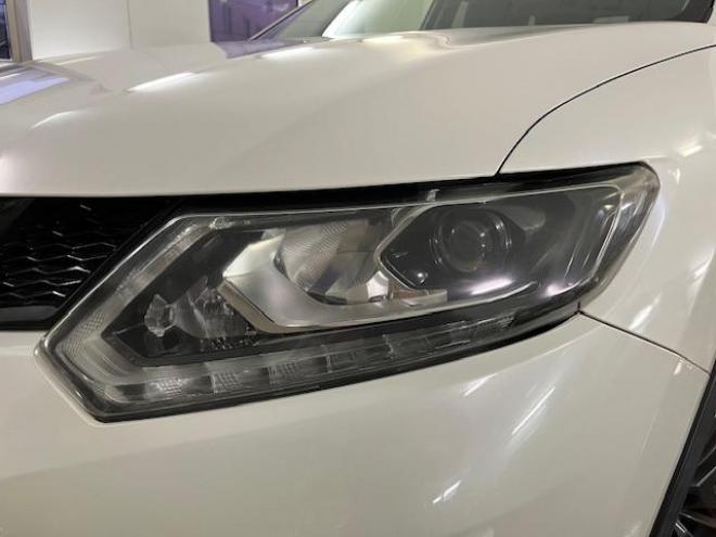 エクストレイル２０Ｘ　ブラックエクストリーマエマージェンシーＰＫＧ　本州仕入　禁煙車　ＷＡＫＯＳバリアスコーティング済　純正１７インチブラックＡＷ　社外１７ＡＷ＋スタッドレスタイヤ付　純正ナビ（フルセグ地デジ　ＤＶＤ再生　Ｂｌｕｅｔｏｏｔｈ）　ヒルディセントコントロール　ＬＥＤヘッドライト　純正ルーフレール　両席シートヒーター　インテリジェントキー　横滑り防止装置　タイミングチェーン車　ＥＴＣ 4WD 2000 5Dr