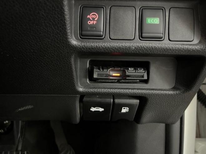 エクストレイル２０Ｘ　ブラックエクストリーマエマージェンシーＰＫＧ　本州仕入　禁煙車　ＷＡＫＯＳバリアスコーティング済　純正１７インチブラックＡＷ　社外１７ＡＷ＋スタッドレスタイヤ付　純正ナビ（フルセグ地デジ　ＤＶＤ再生　Ｂｌｕｅｔｏｏｔｈ）　ヒルディセントコントロール　ＬＥＤヘッドライト　純正ルーフレール　両席シートヒーター　インテリジェントキー　横滑り防止装置　タイミングチェーン車　ＥＴＣ 4WD 2000 5Dr