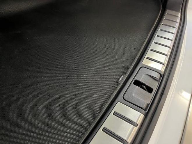 レクサスＲＸ４５０ｈ　Ｆスポーツ　本州仕入　レクサスセーフティセンス　寒冷地仕様　禁煙車　純正２０インチＡＷ　社外１８ＡＷ＋スタッドレスタイヤ付　　電動パノラマルーフ　純正ブラックレザーシート　純正ナビ（フルセグ地デジ　ＤＶＤ再生　Ｂｌｕｅｔｏｏｔｈ対応）＋バックカメラ＋全方位カメラ　パワーバックドア　プリクラッシュセーフティ　レーダークルーズコントロール　シートヒーター＆クーラー　純正ドラレコ　カードキー　ステアリングヒーター　両席パワーシート　ＥＴＣ 4WD 3500 5Dr