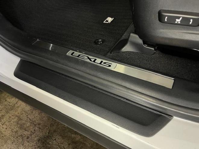 レクサスＲＸ４５０ｈ　Ｆスポーツ　本州仕入　レクサスセーフティセンス　寒冷地仕様　禁煙車　純正２０インチＡＷ　社外１８ＡＷ＋スタッドレスタイヤ付　　電動パノラマルーフ　純正ブラックレザーシート　純正ナビ（フルセグ地デジ　ＤＶＤ再生　Ｂｌｕｅｔｏｏｔｈ対応）＋バックカメラ＋全方位カメラ　パワーバックドア　プリクラッシュセーフティ　レーダークルーズコントロール　シートヒーター＆クーラー　純正ドラレコ　カードキー　ステアリングヒーター　両席パワーシート　ＥＴＣ 4WD 3500 5Dr