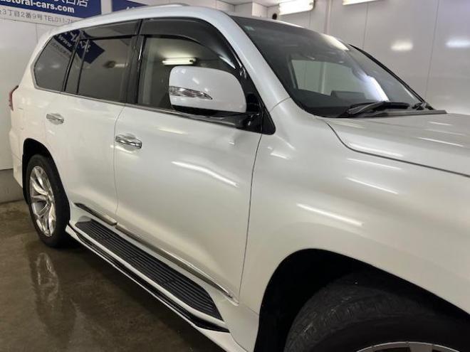 レクサスＬＸ５７０　本州仕入　レクサスセーフティセンス　寒冷地仕様　禁煙車　ＷＡＬＤ２２インチＡＷ　社外１８ＡＷ＋スタッドレスタイヤ付　モデリスタスポイラー　電動サンルーフ　純正レザーシート　純正ナビ（フルセグ地デジ　ＤＶＤ再生　Ｂｌｕｅｔｏｏｔｈ対応）＋バックカメラ＋全方位カメラ　マークレビンソン　リアエンターテイメント・リアツインモニター　パワーバックドア　レーダークルーズコントロール　シートヒーター＆クーラー　前後ドラレコ　クールボックス　ヘッドアップディスプレイ 4WD 5700 5Dr