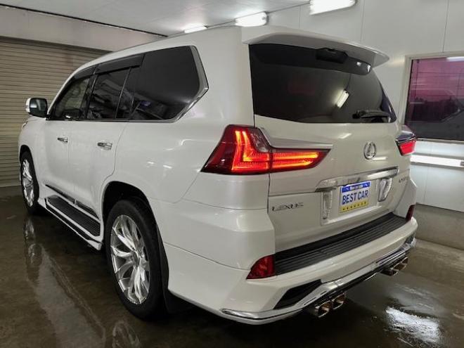 レクサスＬＸ５７０　本州仕入　レクサスセーフティセンス　寒冷地仕様　禁煙車　ＷＡＬＤ２２インチＡＷ　社外１８ＡＷ＋スタッドレスタイヤ付　モデリスタスポイラー　電動サンルーフ　純正レザーシート　純正ナビ（フルセグ地デジ　ＤＶＤ再生　Ｂｌｕｅｔｏｏｔｈ対応）＋バックカメラ＋全方位カメラ　マークレビンソン　リアエンターテイメント・リアツインモニター　パワーバックドア　レーダークルーズコントロール　シートヒーター＆クーラー　前後ドラレコ　クールボックス　ヘッドアップディスプレイ 4WD 5700 5Dr
