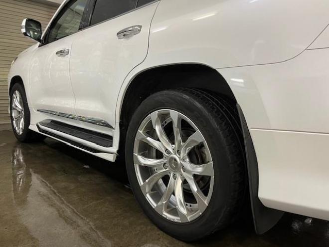 レクサスＬＸ５７０　本州仕入　レクサスセーフティセンス　寒冷地仕様　禁煙車　ＷＡＬＤ２２インチＡＷ　社外１８ＡＷ＋スタッドレスタイヤ付　モデリスタスポイラー　電動サンルーフ　純正レザーシート　純正ナビ（フルセグ地デジ　ＤＶＤ再生　Ｂｌｕｅｔｏｏｔｈ対応）＋バックカメラ＋全方位カメラ　マークレビンソン　リアエンターテイメント・リアツインモニター　パワーバックドア　レーダークルーズコントロール　シートヒーター＆クーラー　前後ドラレコ　クールボックス　ヘッドアップディスプレイ 4WD 5700 5Dr