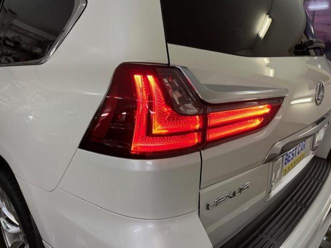 レクサスＬＸ５７０　本州仕入　レクサスセーフティセンス　寒冷地仕様　禁煙車　ＷＡＬＤ２２インチＡＷ　社外１８ＡＷ＋スタッドレスタイヤ付　モデリスタスポイラー　電動サンルーフ　純正レザーシート　純正ナビ（フルセグ地デジ　ＤＶＤ再生　Ｂｌｕｅｔｏｏｔｈ対応）＋バックカメラ＋全方位カメラ　マークレビンソン　リアエンターテイメント・リアツインモニター　パワーバックドア　レーダークルーズコントロール　シートヒーター＆クーラー　前後ドラレコ　クールボックス　ヘッドアップディスプレイ 4WD 5700 5Dr