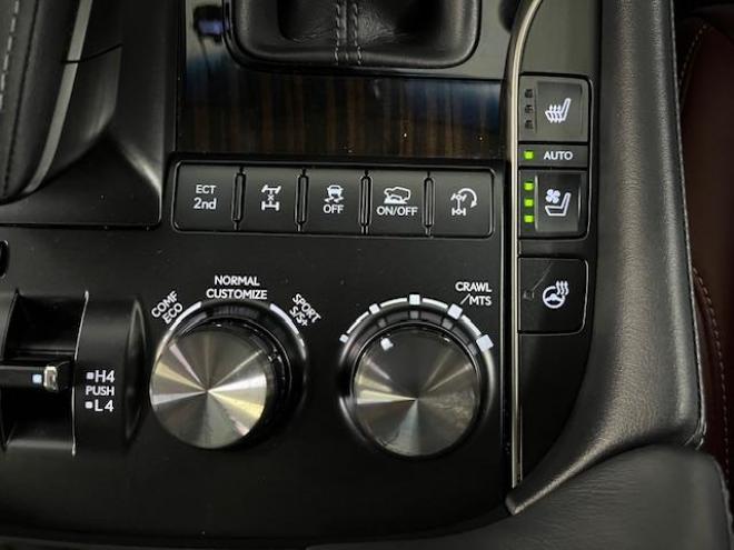 レクサスＬＸ５７０　本州仕入　レクサスセーフティセンス　寒冷地仕様　禁煙車　ＷＡＬＤ２２インチＡＷ　社外１８ＡＷ＋スタッドレスタイヤ付　モデリスタスポイラー　電動サンルーフ　純正レザーシート　純正ナビ（フルセグ地デジ　ＤＶＤ再生　Ｂｌｕｅｔｏｏｔｈ対応）＋バックカメラ＋全方位カメラ　マークレビンソン　リアエンターテイメント・リアツインモニター　パワーバックドア　レーダークルーズコントロール　シートヒーター＆クーラー　前後ドラレコ　クールボックス　ヘッドアップディスプレイ 4WD 5700 5Dr
