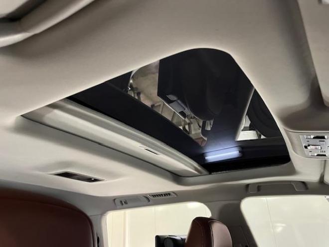レクサスＬＸ５７０　本州仕入　レクサスセーフティセンス　寒冷地仕様　禁煙車　ＷＡＬＤ２２インチＡＷ　社外１８ＡＷ＋スタッドレスタイヤ付　モデリスタスポイラー　電動サンルーフ　純正レザーシート　純正ナビ（フルセグ地デジ　ＤＶＤ再生　Ｂｌｕｅｔｏｏｔｈ対応）＋バックカメラ＋全方位カメラ　マークレビンソン　リアエンターテイメント・リアツインモニター　パワーバックドア　レーダークルーズコントロール　シートヒーター＆クーラー　前後ドラレコ　クールボックス　ヘッドアップディスプレイ 4WD 5700 5Dr