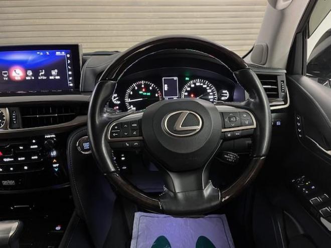 レクサスＬＸ５７０　本州仕入　レクサスセーフティセンス　寒冷地仕様　禁煙車　ＷＡＬＤ２２インチＡＷ　社外１８ＡＷ＋スタッドレスタイヤ付　モデリスタスポイラー　電動サンルーフ　純正レザーシート　純正ナビ（フルセグ地デジ　ＤＶＤ再生　Ｂｌｕｅｔｏｏｔｈ対応）＋バックカメラ＋全方位カメラ　マークレビンソン　リアエンターテイメント・リアツインモニター　パワーバックドア　レーダークルーズコントロール　シートヒーター＆クーラー　前後ドラレコ　クールボックス　ヘッドアップディスプレイ 4WD 5700 5Dr