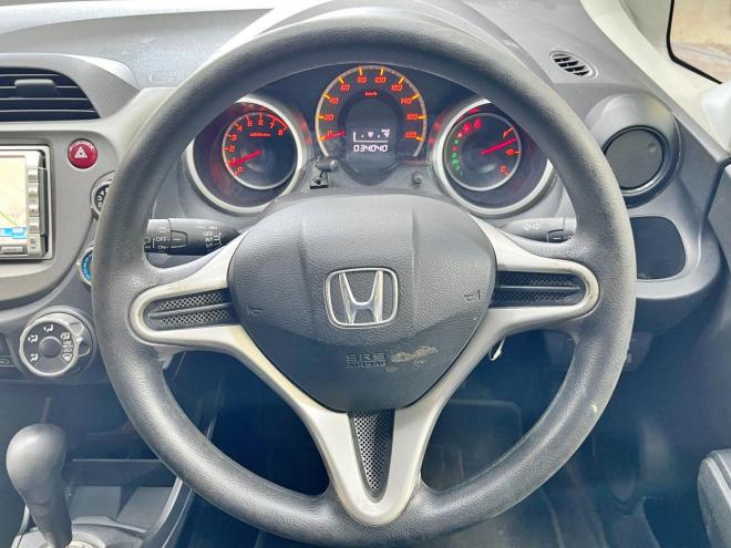 フィット1.3G 4WD 5年保証 ナビTV 寒冷地仕様 修復歴無