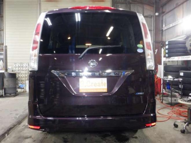 セレナ2.0 ハイウェイスター 4WD　ナビ・TV・B/T・Bカメラ・両側電動・車検新規2年・リア軽度修復・クルコン・フルフラットシート・スマートキー・Pスタート・社外エンスタ 2000