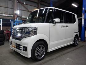 N-BOX　カスタムG Lパッケージ 4WD　ナビ・B/T・TV・Bカメラ・ETC・パワスラ・本州仕入・前席シートヒーター・ステアリングスイッチ・パワスラ・ヒーテッドドアミラー・.サンシェード 660