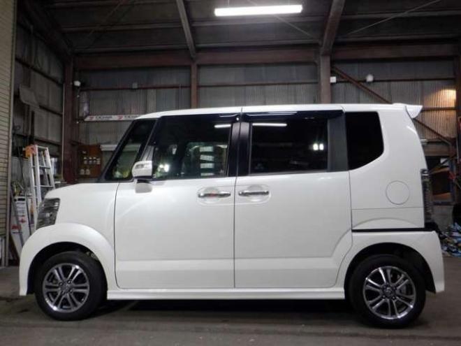 N-BOXカスタムG Lパッケージ 4WD　ナビ・B/T・TV・Bカメラ・ETC・パワスラ・本州仕入・前席シートヒーター・ステアリングスイッチ・パワスラ・ヒーテッドドアミラー・.サンシェード 660
