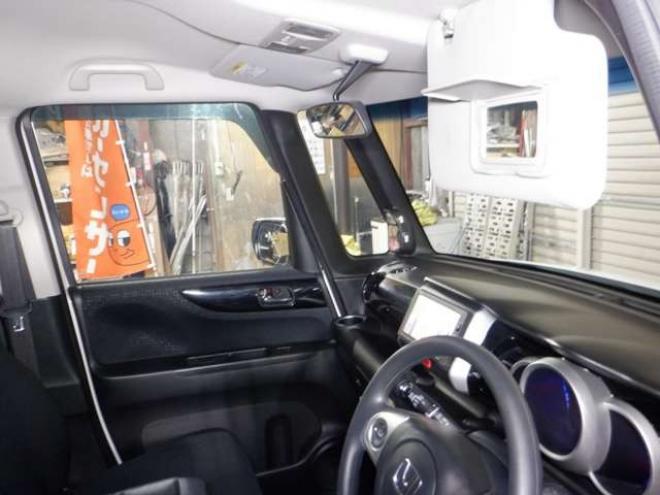 N-BOXカスタムG Lパッケージ 4WD　ナビ・B/T・TV・Bカメラ・ETC・パワスラ・本州仕入・前席シートヒーター・ステアリングスイッチ・パワスラ・ヒーテッドドアミラー・.サンシェード 660