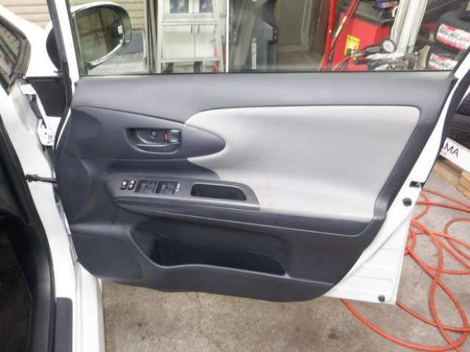 ウィッシュ1.8 X HIDセレクション 4WD　ナビ・TV・B/T・スマートキー・プッシュスタート・ワイパーデアイサー・ECOモード・HID・3列シート・オートエアコン・ 1800