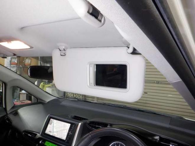 ウィッシュ1.8 X HIDセレクション 4WD　ナビ・TV・B/T・スマートキー・プッシュスタート・ワイパーデアイサー・ECOモード・HID・3列シート・オートエアコン・ 1800