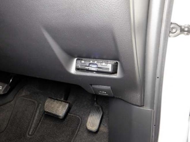 ウィッシュ1.8 X HIDセレクション 4WD　ナビ・TV・B/T・スマートキー・プッシュスタート・ワイパーデアイサー・ECOモード・HID・3列シート・オートエアコン・ 1800